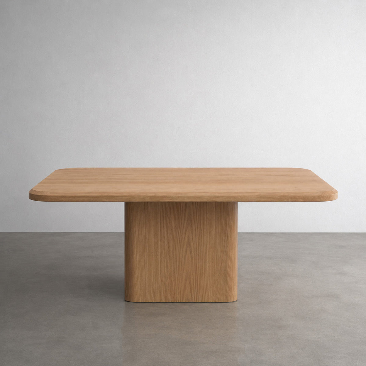 Rueda Dining Table